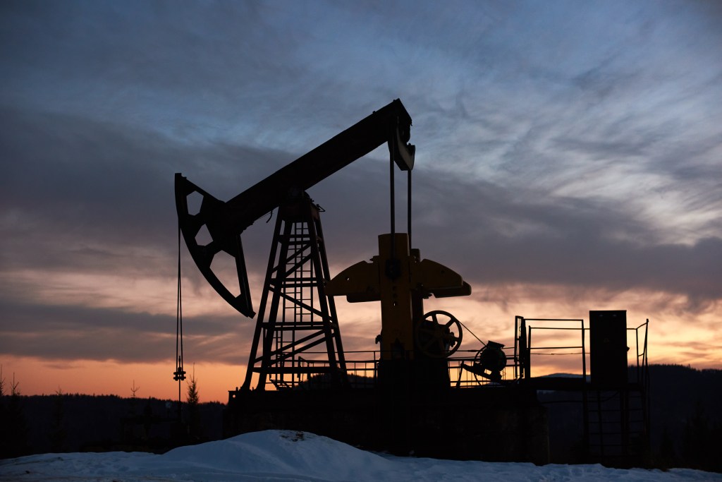 Bleak Oil Pours Down on Investors